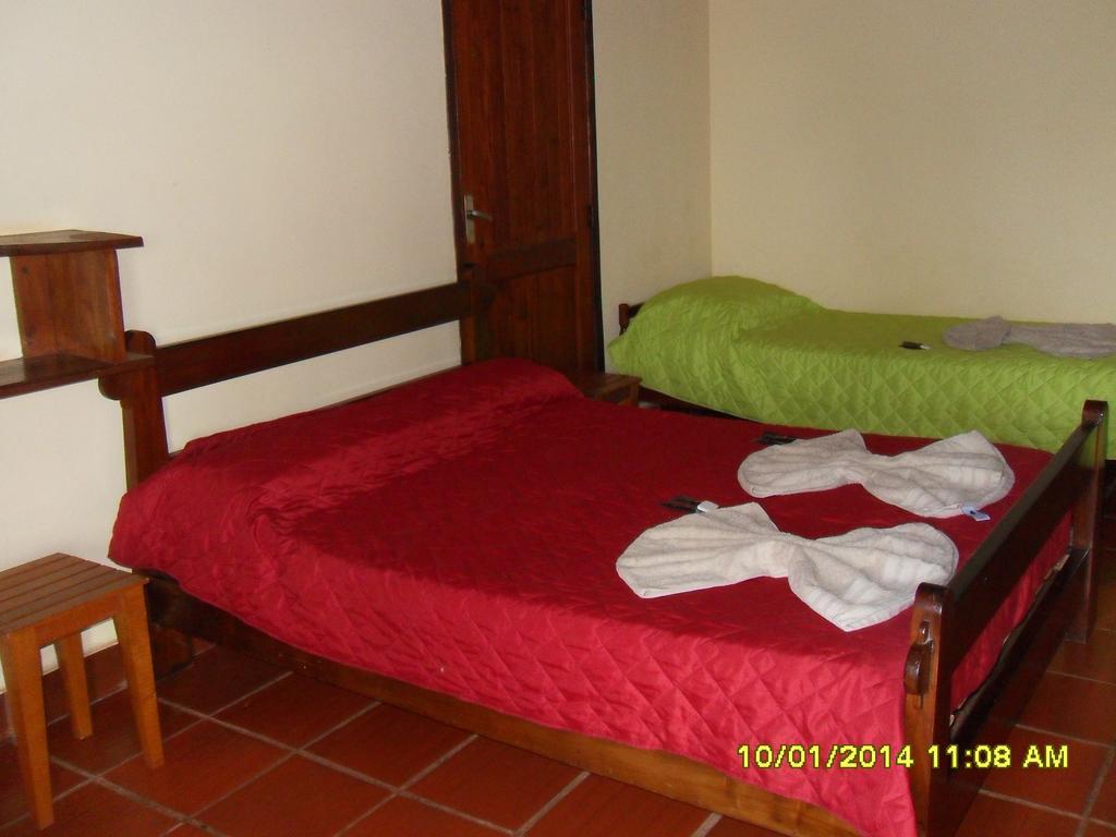 Hostel Y Posada Colibri Пуэрто-Игуасу Экстерьер фото
